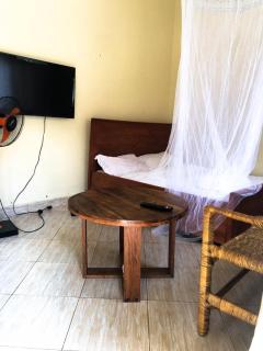 Cozy Bukoto Studio, unlimited WiFi, Netflix & Close to Acacia - 6