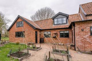 Red House Loft, East Green - 5