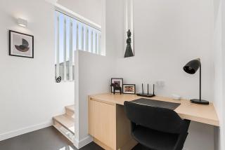 Luxury 5-floor Unit with Ocean Views near Beach - Caloundra - 3