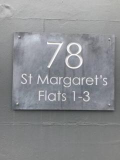 St Margarets Penthouse Apartment - 6