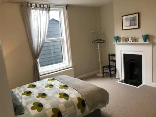 St Margarets Modern Georgian 2 bedroom apartment - Ryde - 9
