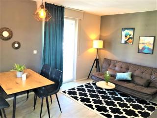 Central-Modern with Balcony near MTU, The Lake by Lakescape FeWos - Friedrichshafen - 1