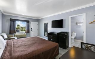 3rd Avenue Inn - La Habra - 5