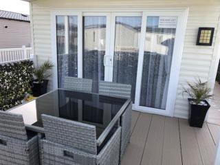 Beautiful Spacious Holiday Home - Romney Sands - 0