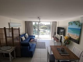 One The Esplanade Apartments on Surfers Paradise - 2