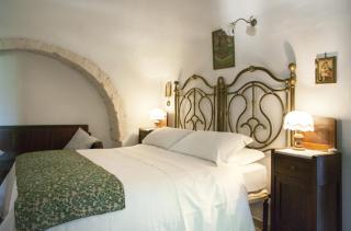 Trulli sul vignale in Masseria Santalachicca - Martina Franca - 9