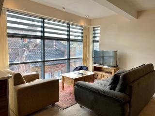 Churchill Two Bedroom Apartments with Free Parking and The Minster view - 5