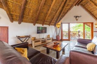63 Zebula 4 Bedroom House Sleeps 12 - 1