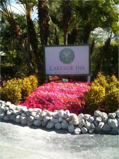 Marco Island Lakeside Inn - 7