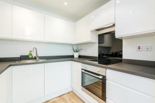 *Spacious-Modern One Bed Flat. Riverside Location* - 4