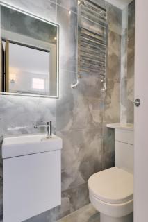 Master accommodation suite 6 - Newport Beach - 3