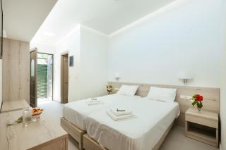 Giannis Seafront Studios - Korakas - 5