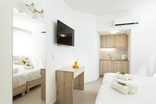 Giannis Seafront Studios - Korakas - 8