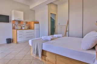 The Wave House - Seafront Escape in Peaceful Mochlos - 6