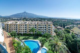 2-Bedroom Retreat with Stunning Views in Aldea Blanca with Private Paddle Court - Marbella - 8