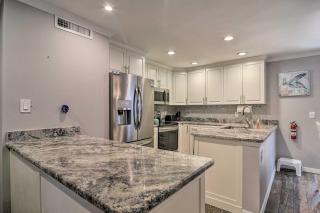 Elegant FL Condo with Pool Walk to Madeira Beach! - 2