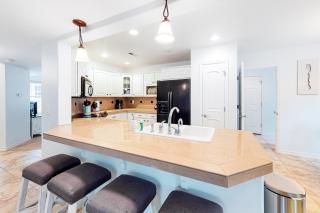 Home Away At Rockaway - Rockaway Beach - 1