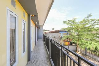 RedDoorz At Pelangi Guest House - Balikpapan - 5