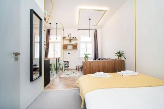 Central designer studio by beautiful park & church - Praag - 5