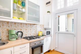 Green apartment, in the middle of the city center, quiet, AC - 1