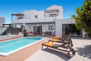 Villa Chinamar by Villa Plus - Playa Blanca - 9