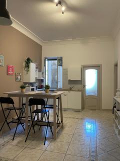 Bottiglieri's Home - 8