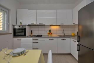 Apartment with big and free private parking - Makarska - 8