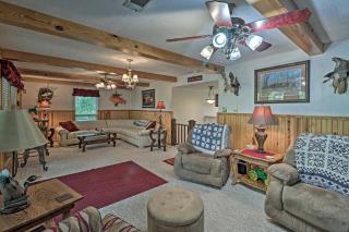 Secluded Edgemont Getaway with Huge Outdoor Deck! - Fairfield Bay - 6