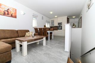 Luxury apartment with swimming pool Ana - Trogir - 4
