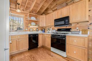 Anna's Cottage - Saugatuck - 1