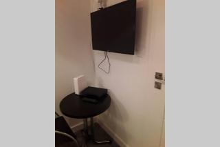 Stare Miasto - mały pokój bez widoku z prywatną łazienką - 1