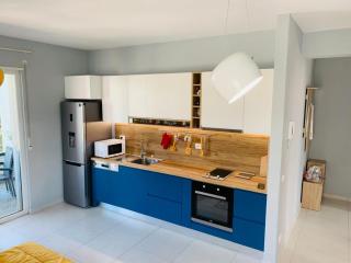 Dion's Apartment - 4