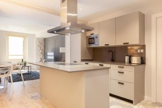 You Stylish City Center Apartments - 6