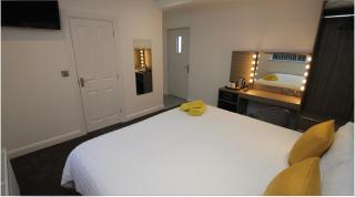 Guest Rooms @ 128 - 1