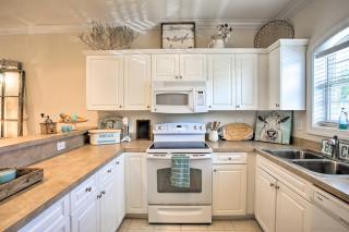 Little River Condo with Pool Less Than 6 Mi to Beach! - Little River - 3