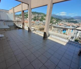 ATTICO SUL MARE con balcone sulla spiaggia e terrazza solarium di 25 mq - Pietra Ligure - 1