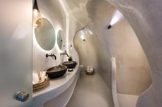 Deep in cave suites - 3