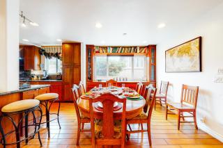 Coastal 3-Bedroom with Hot Tub and Ocean View - Carlsbad - 4