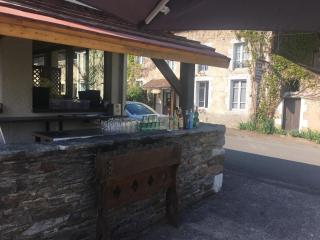 Hotel Restaurant Les Gorges de Chouvigny - Chouvigny - 1