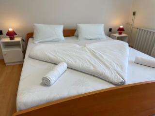 Pingvin Cukrászda Apartman felső szint - 3