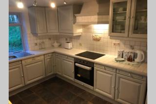 Historic 17th century farmhouse in Wales - 7