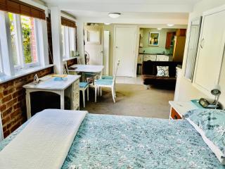 Whitby Studio - Mairangi Bay Beach - Auckland - 2