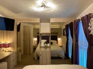 Auroras Dream Lodge - Hoburne Cotswolds Holiday Park - 6