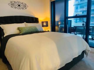 Moody Moon Apartment @ Sky Garden - Glen Waverley - Glen Waverley - 2