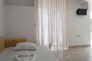 Apartments Ivica - Beachfront - Drvenik - 4