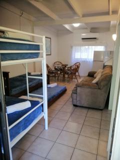 Magnetic Island Resort, Sleeps 6, Free WIFI - Nelly Bay - 6