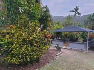 Magnetic Island Resort, Sleeps 6, Free WIFI - Nelly Bay - 1
