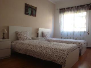 Spacious Central 2 Bedroom Apartment - Setúbal - 8