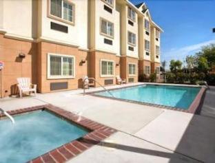 Microtel Inn & Suites by Wyndham Tracy - 5