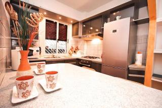 PETITE HOME IN ROME - 1